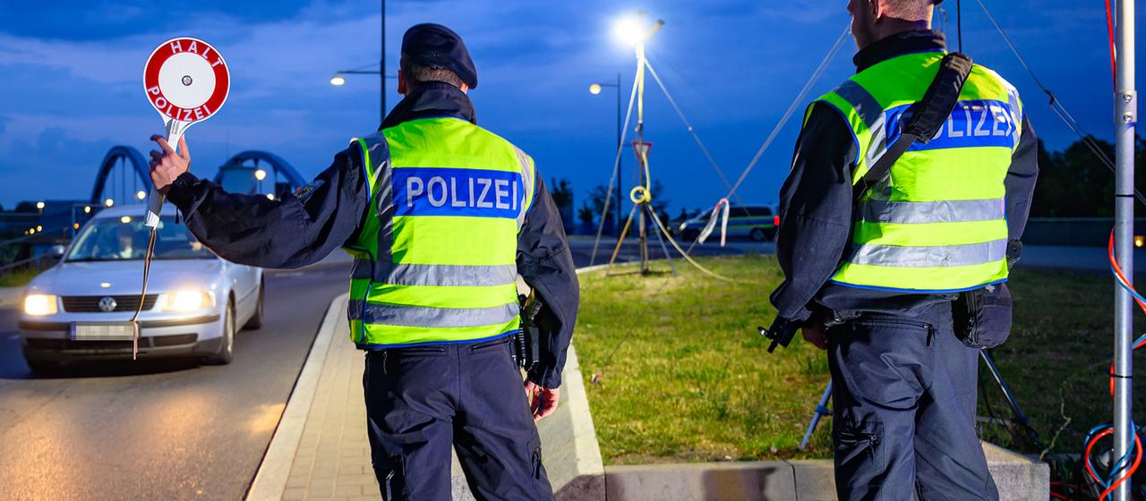 Dobrindt lehnt Ende der Grenzkontrollen ab