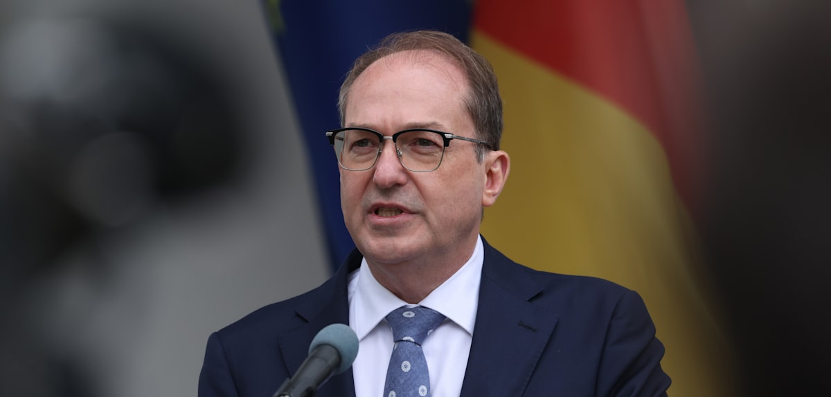 Dobrindt warnt vor Drohnengefahr für den Bundestag