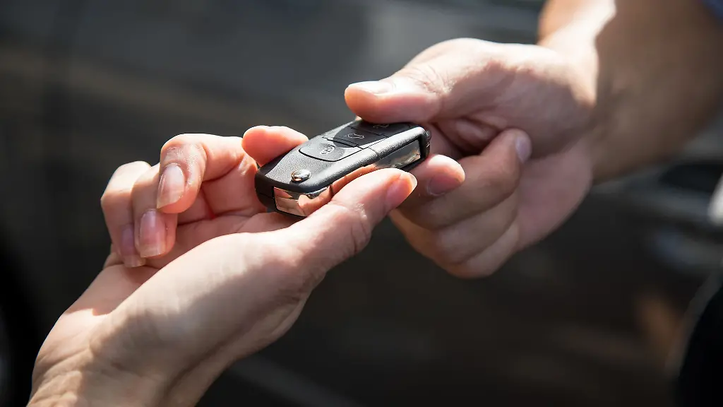 Kriminalkommissar warnt vor Auto-Schnäppchen