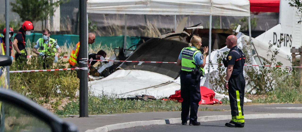 Elf Tote bei Flugzeugabsturz in Frankreich: Fallschirmspringer an Bord
