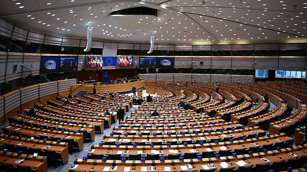 Ermittlungen gegen Rechtsparteien wegen EU-Geld-Veruntreuung