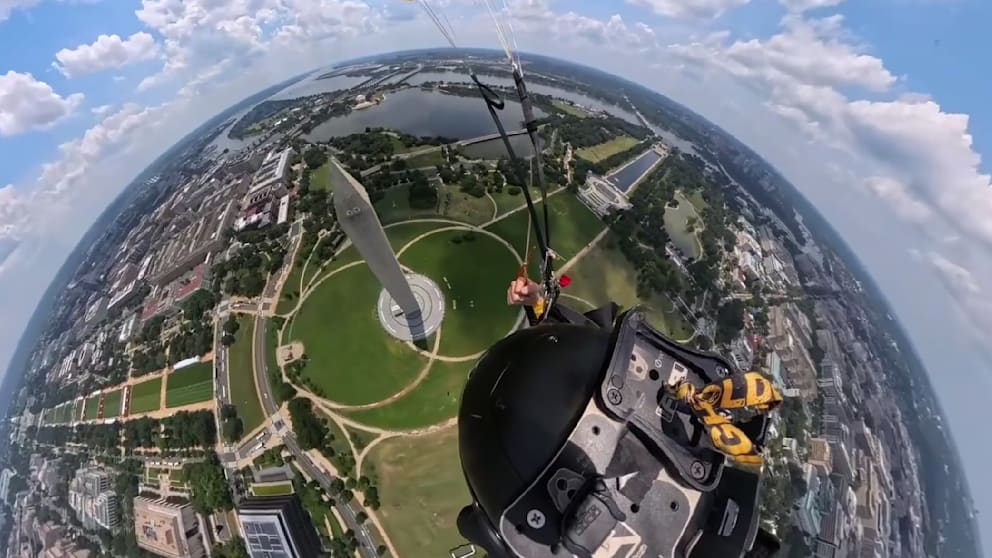 Ungewöhnliche Übungssprünge am Washington Monument