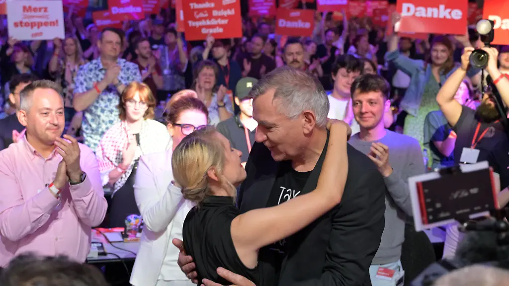 Die Linke verabschiedet Jan van Aken