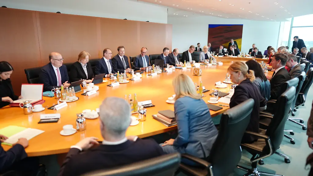 DIW-Ökonomen präsentieren Sparvorschlag
