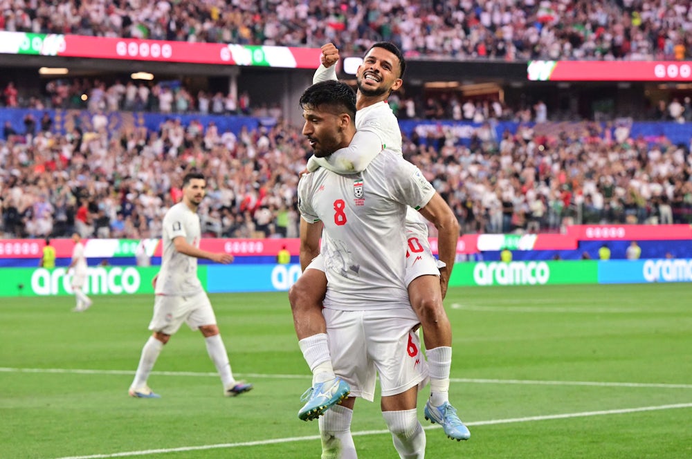 Fußballspiel zwischen Iran und Neuseeland von politischen Spannungen geprägt