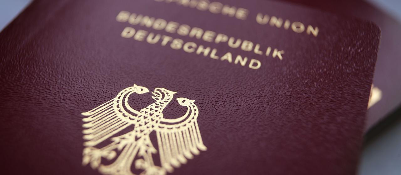 Wiedergutmachung für NS-Unrecht: Über 50.000 Einbürgerungen