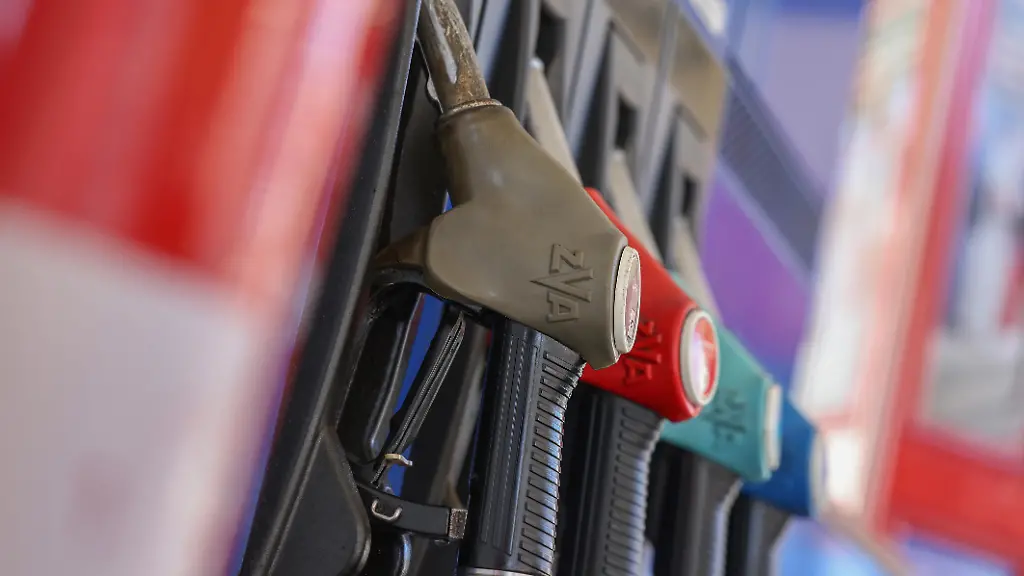 Preissprünge an Tankstellen trotz 12-Uhr-Regel