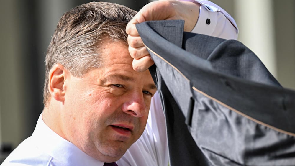 CDU-Landesparteitag in Sachsen-Anhalt: Sven Schulze kämpft um sein Amt