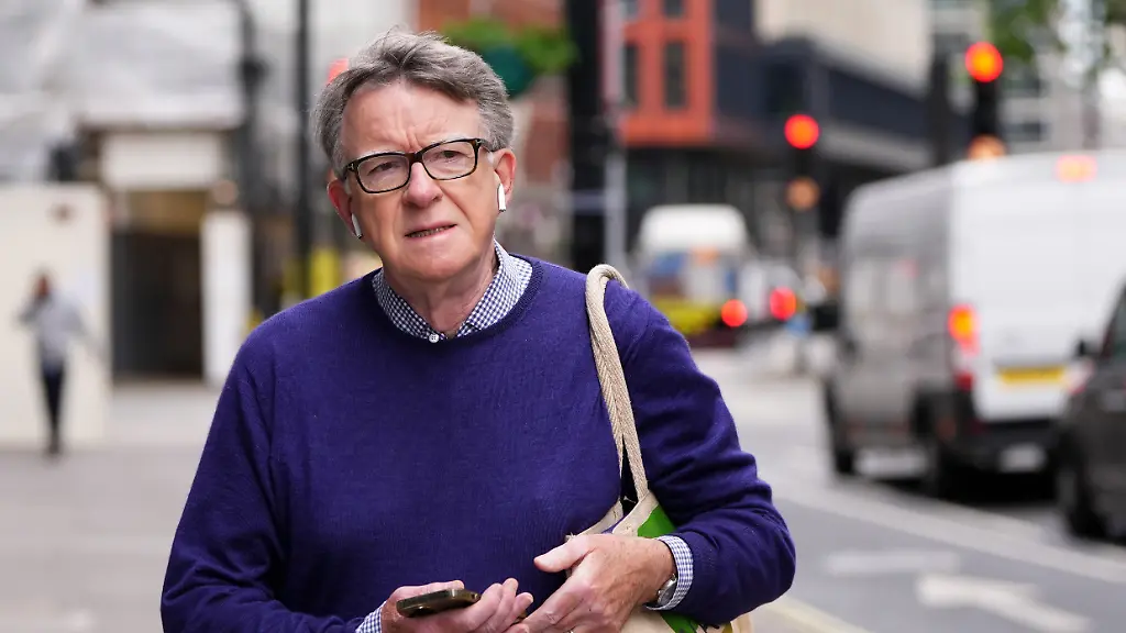 Enthüllungen über Mandelson und Epstein setzen britische Regierung unter Druck