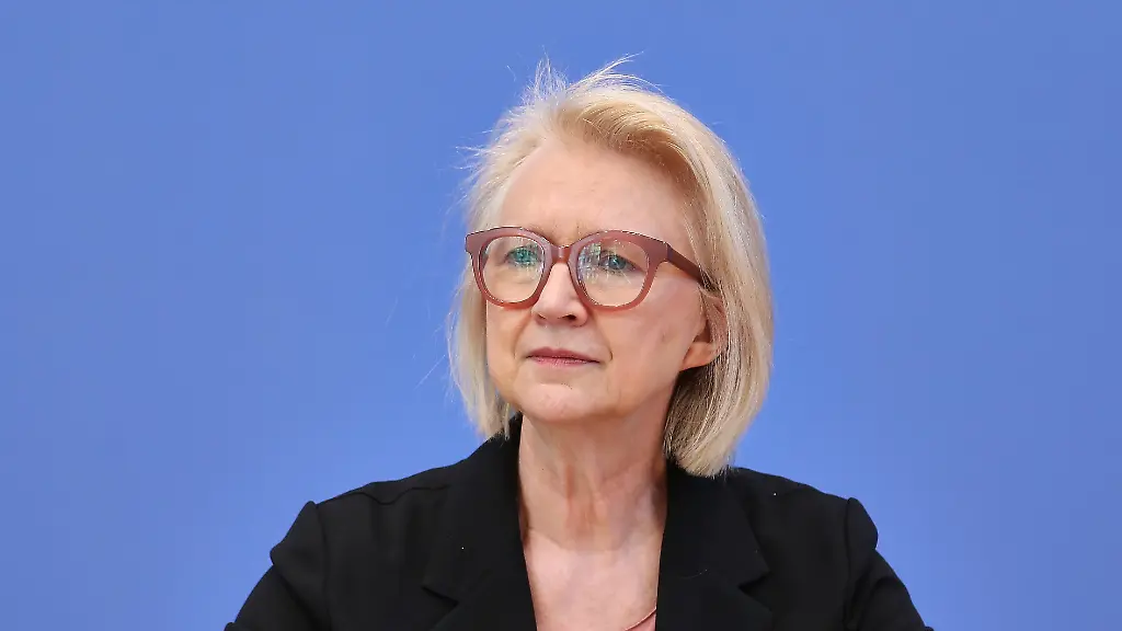 Forderung nach Rücknahme von Steuervergünstigungen durch Wirtschaftsweise Schnitzer
