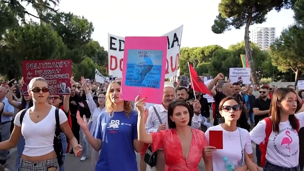 Proteste gegen geplantes Luxus-Resort in Albanien
