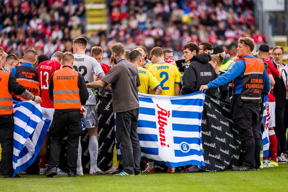 Christian Eriksen erneut zusammengebrochen – Entwarnung durch Teamarzt