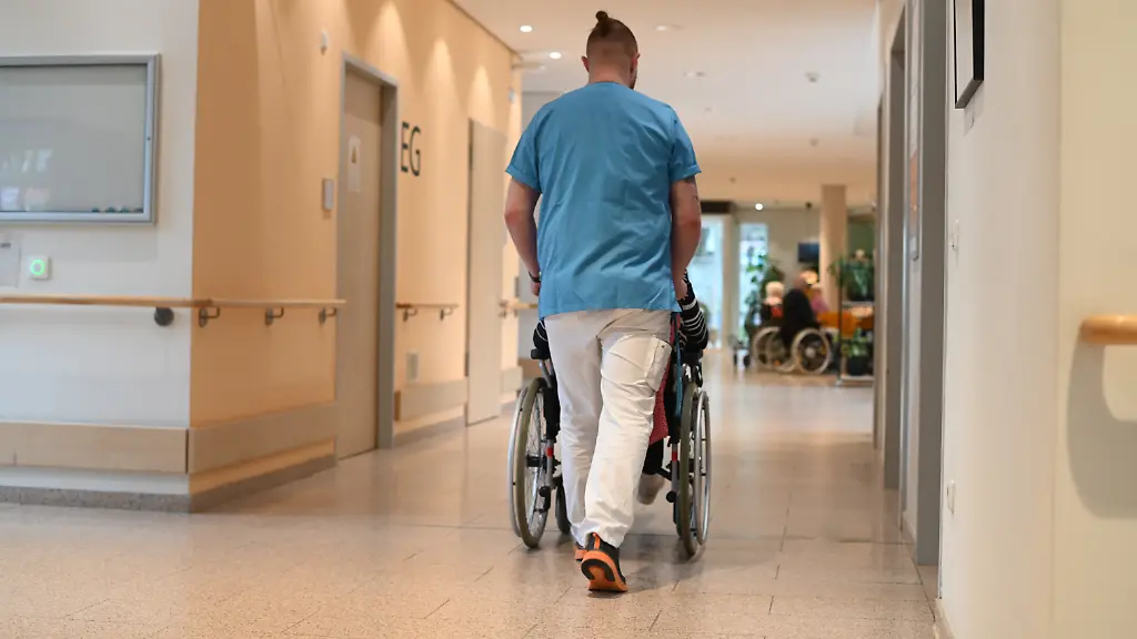 Pläne zur finanziellen Stabilisierung des Pflegesystems