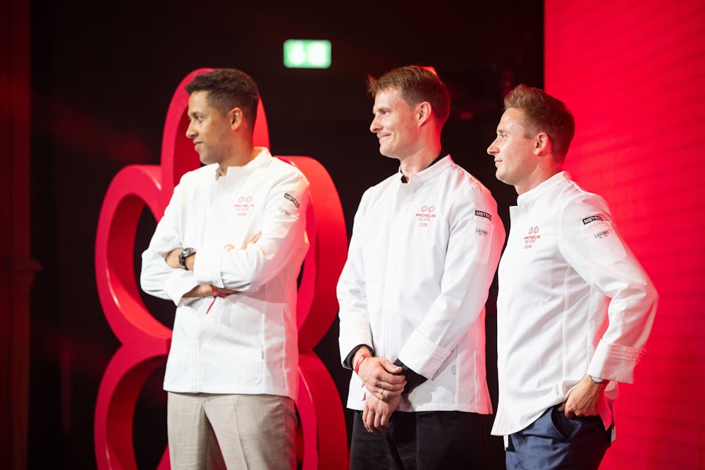 Jens Madsen Glänzt Bei Michelin-Zeremonie in Deutschland
