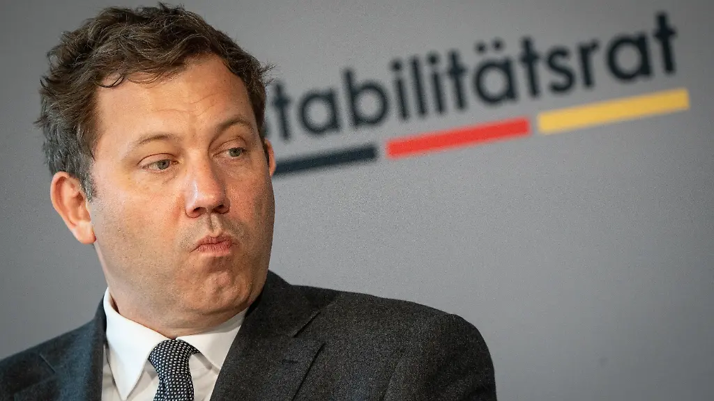 Klingbeil erhält drei Reformvorschläge zur Schuldenbremse