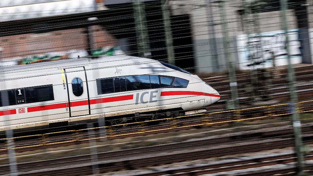 Die Herausforderungen der Deutschen Bahn: Pünktlichkeit und Netzprobleme