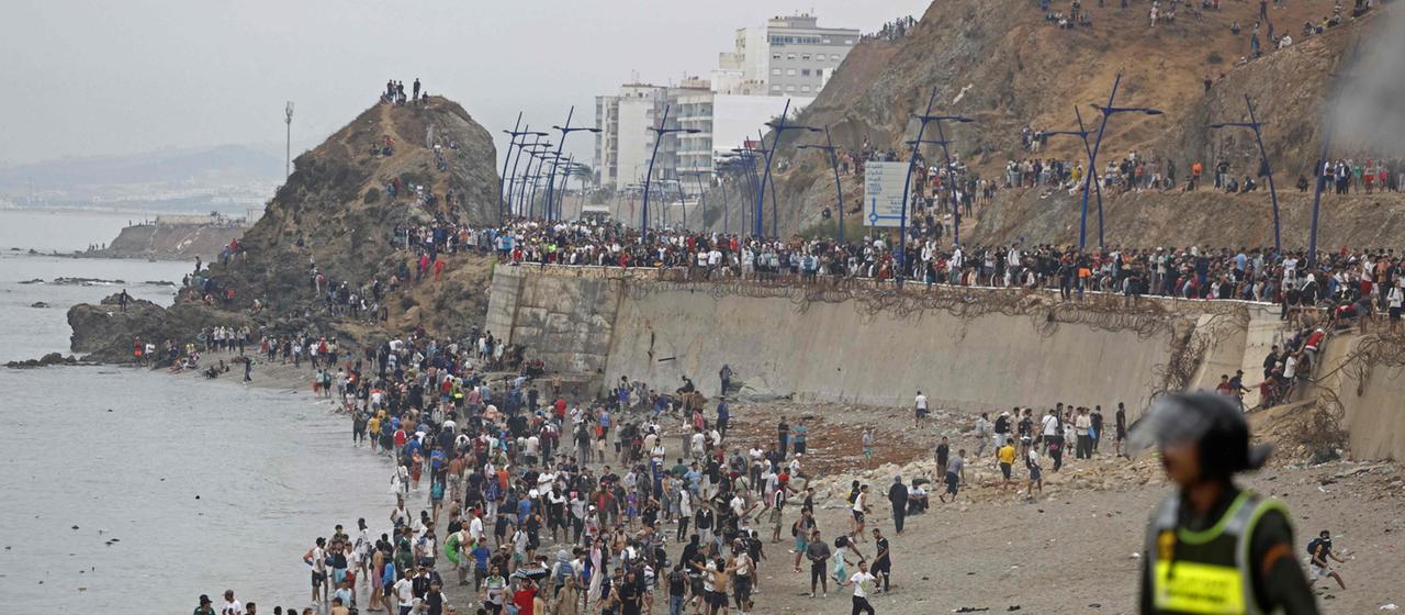 Ankunft von 60.000 Migranten in Ceuta