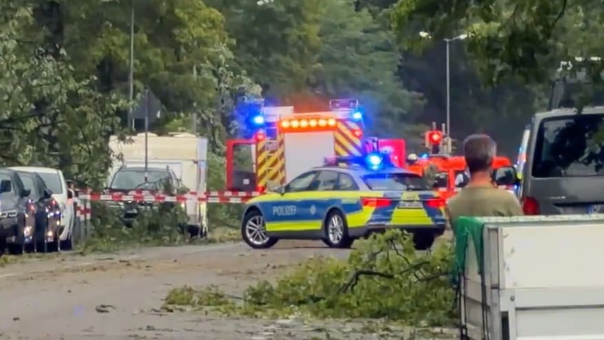 Unwetter-Tragödie: Radfahrer in Karlsruhe von Baum erschlagen