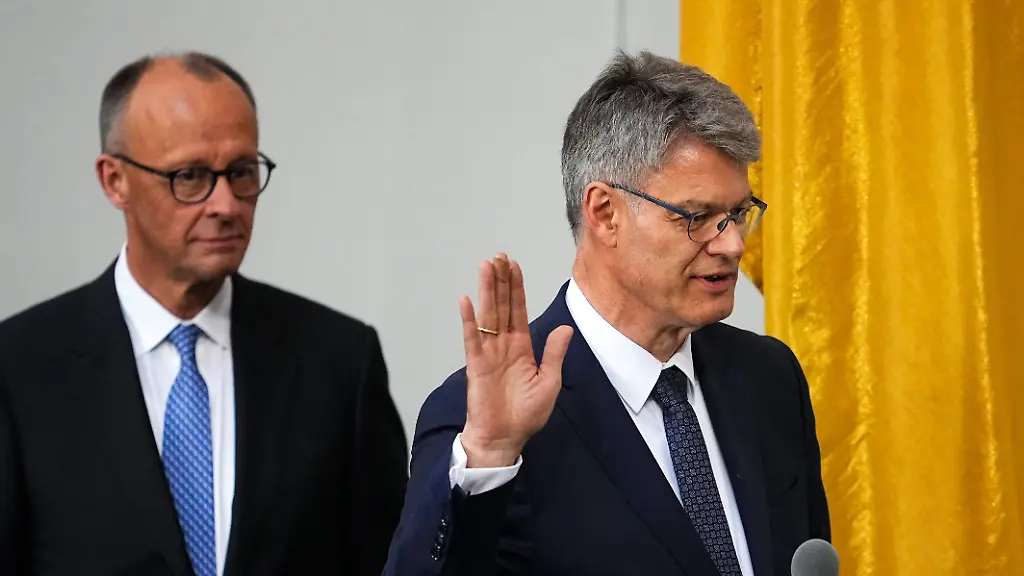 Kritik an Kanzler Merz wegen Rücktritt von Verkehrsminister Schnieder