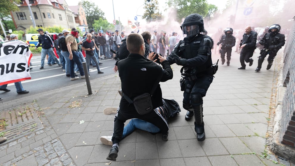Gewalt gegen Journalisten in Erfurt: Eine kritische Analyse