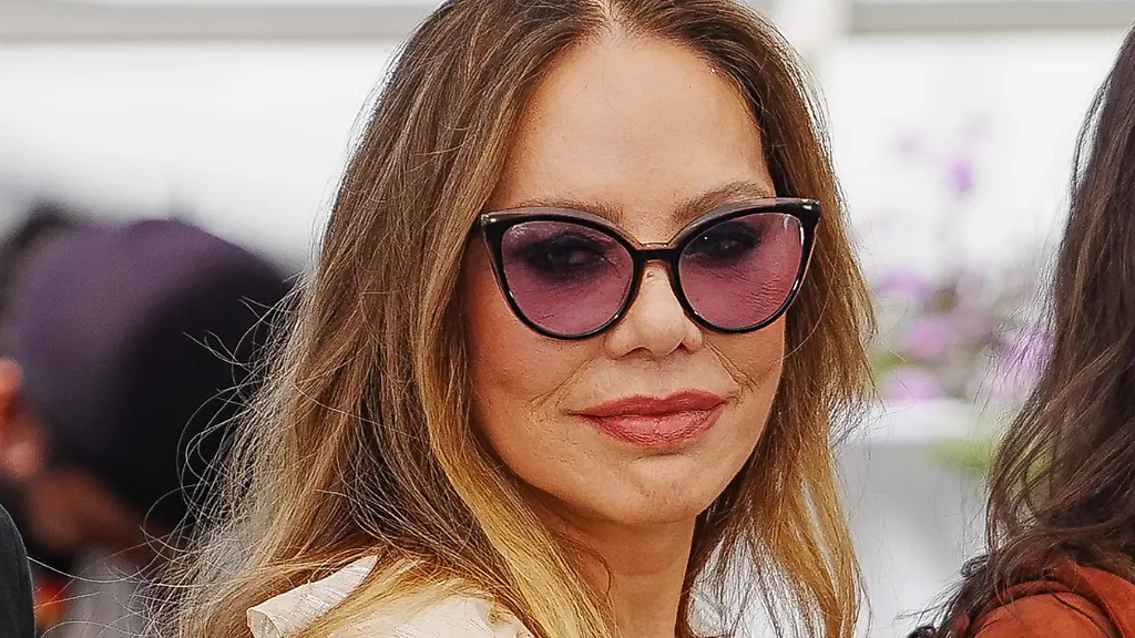 Ornella Muti plant, russische Staatsbürgerschaft zu beantragen