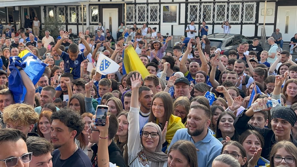 Über 1000 Fans feiern WM-Helden: Mega-Empfang für Leverkusen-Neuzugang