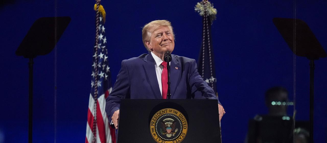 Trump feiert 250 Jahre US-Unabhängigkeit mit kontroversen Reden und Großfeuerwerk