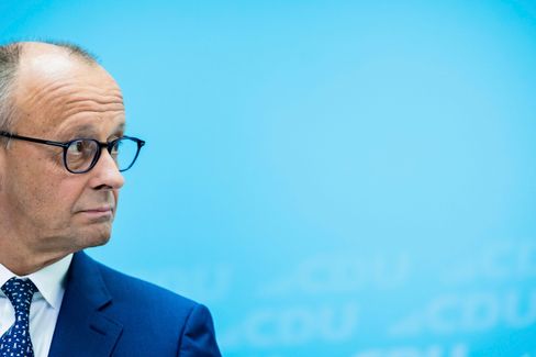 Kritik an Kanzler Merz und internationale Unsicherheiten