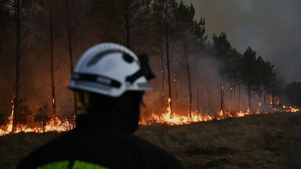 Feuer an der Atlantikküste: Großbrand bedroht Bordeaux