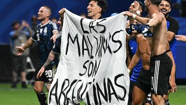 Politische Botschaften bei der Siegesfeier der Argentinier im WM-Halbfinale