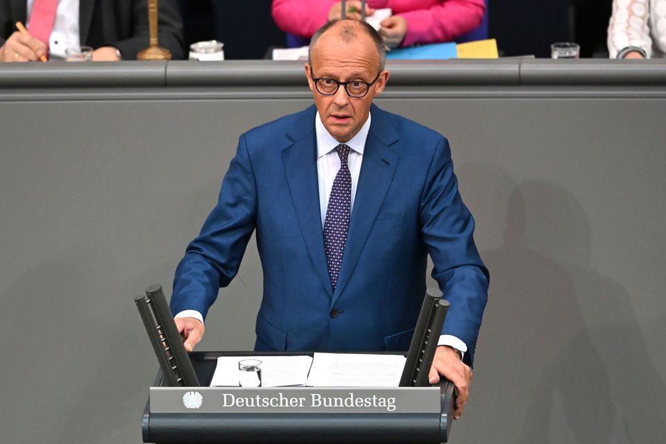 Kampf um die politische Mitte und Reformen