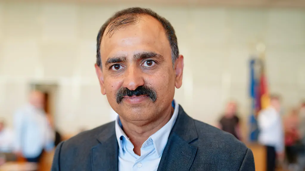 Taxifahrer Muhammad Afzal für Mut geehrt