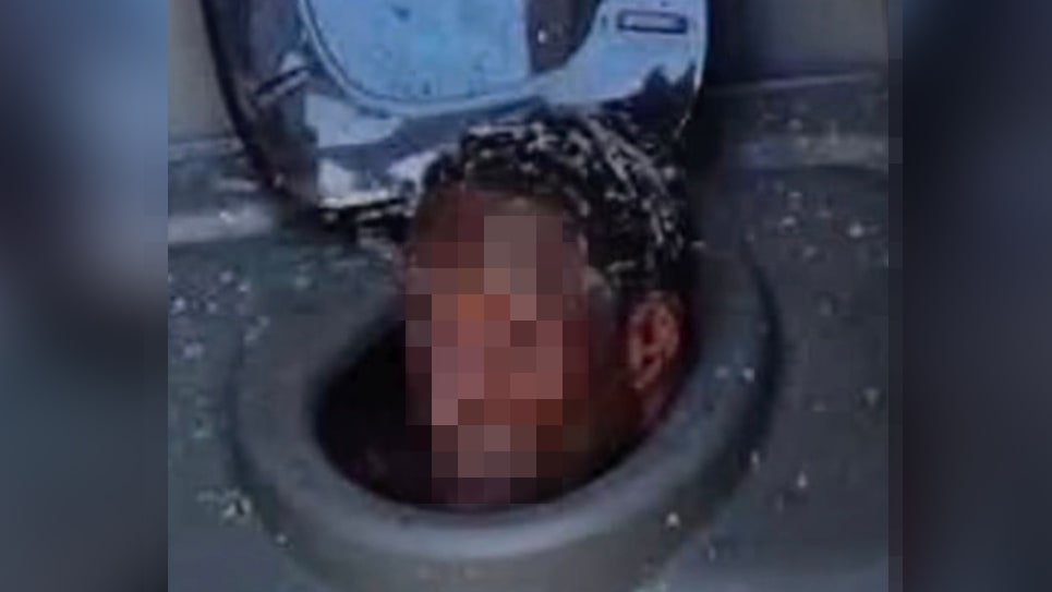 Mann verbringt acht Stunden in Dixi-Toilette in Kansas City