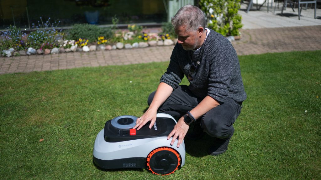 Test verschiedener drahtloser Mähroboter