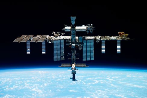 Gemeinsame Mission zur ISS trotz Spannungen