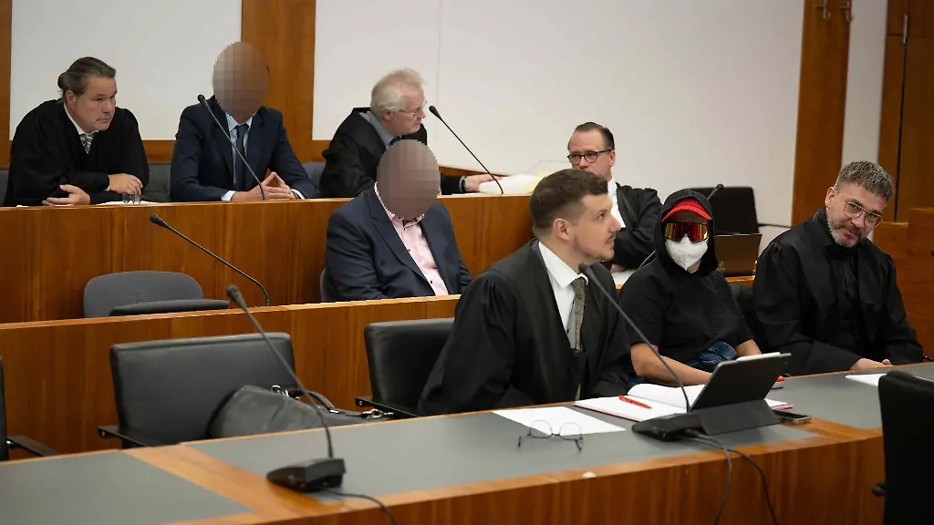 Prozessauftakt im Wilke-Wurst-Skandal: Angeklagte schweigen
