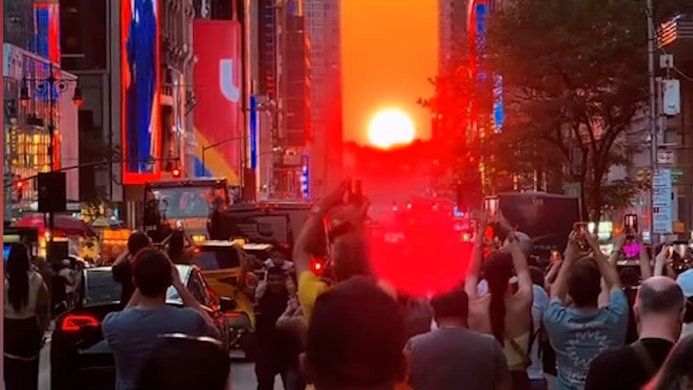 Sonnenspektakel über New York: Tausende feiern Manhattanhenge