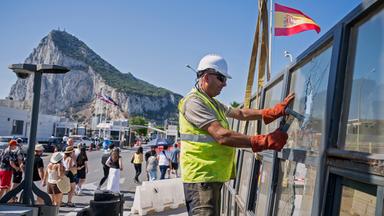 Abbau der Grenze zwischen Spanien und Gibraltar beginnt