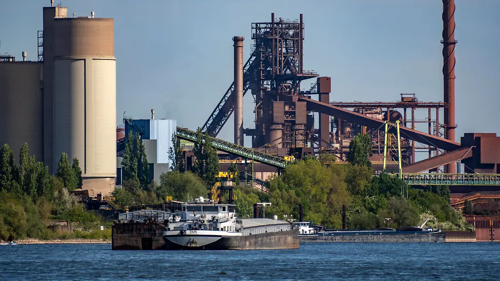 Rhein-Niedrigwasser beeinflusst Wirtschaft und Industrie