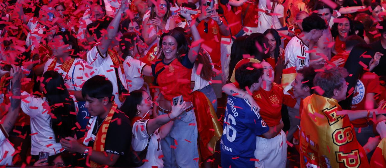 Spanien gewinnt die FIFA-Weltmeisterschaft 2026: Feiern in Madrid