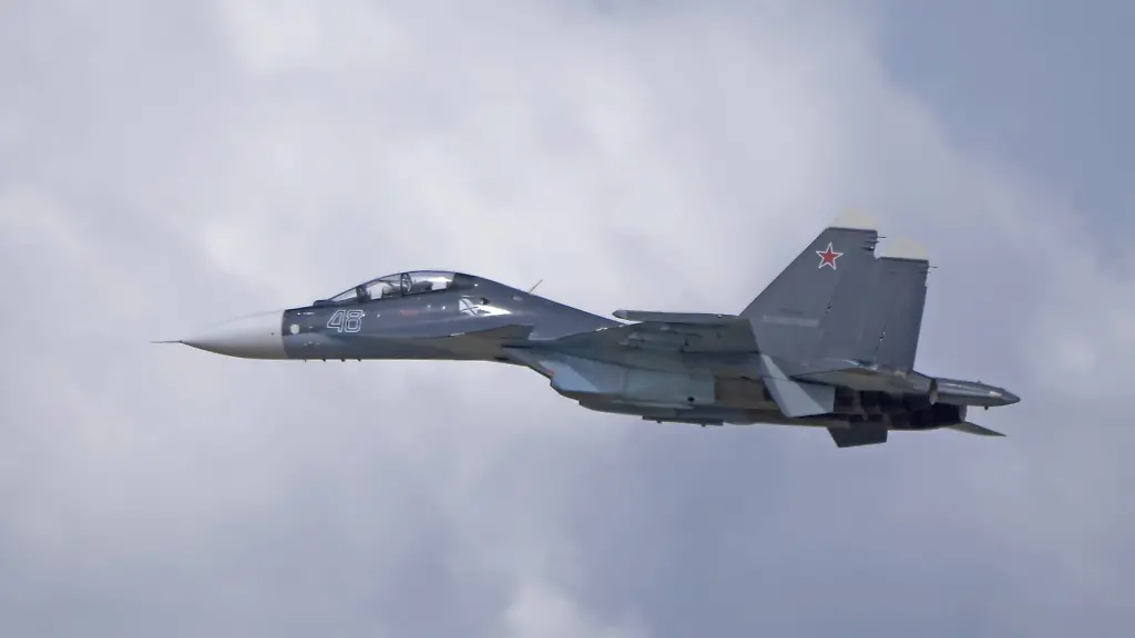 Teil von großer Krim-Operation: Ukraine meldet Treffer auf sieben russische Kampfflugzeuge