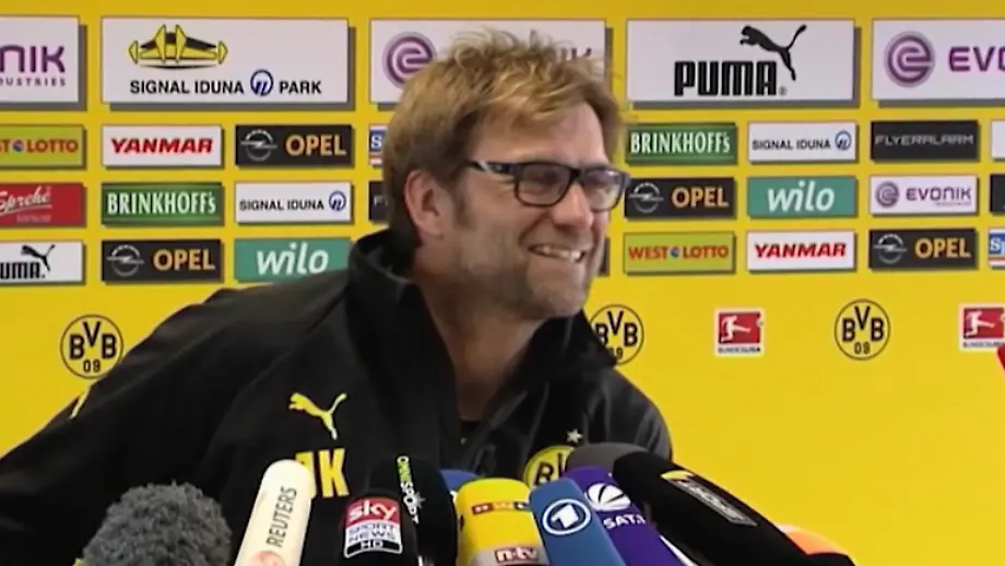 Der legendäre Jürgen Klopp: Ein Blick auf seine denkwürdigen Pressekonferenz-Momente