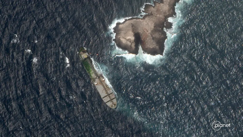 Umweltkatastrophe vor der Küste des Oman droht durch russischen Tanker