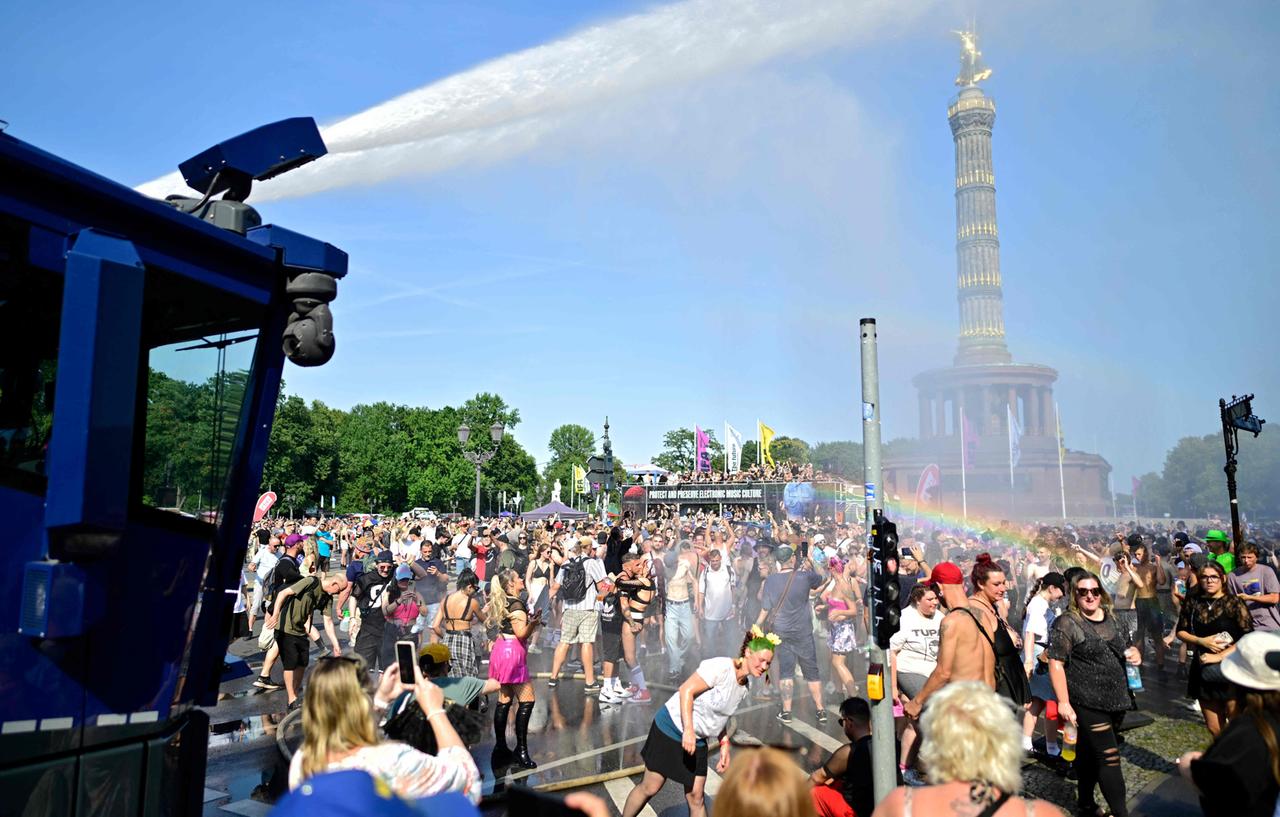 Techno-Parade „Rave the Planet“ in Berlin: Ein Zeichen für Frieden und Zusammenhalt
