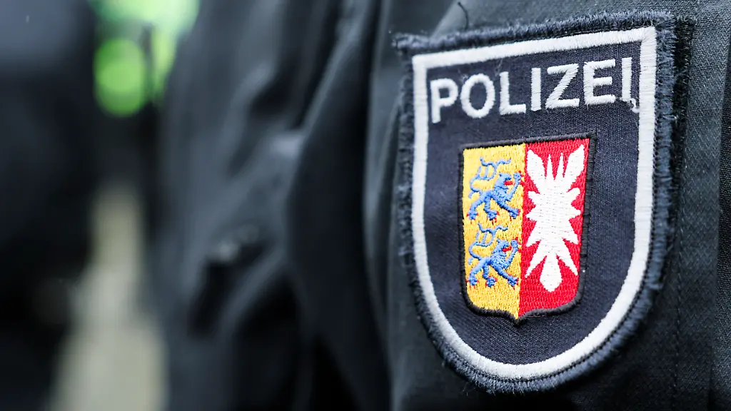 Leichenteil in Waldstück bei Flensburg entdeckt: Ermittlungen laufen
