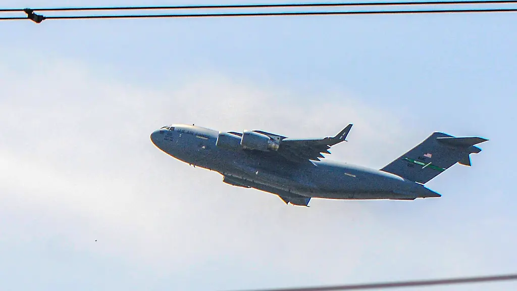 Ungewöhnliche Landung eines US-Militärflugzeugs in Moskau