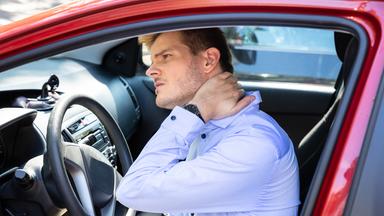 Schleudertrauma: Ursachen, Symptome und Behandlungsmöglichkeiten