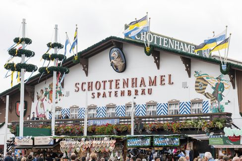 Streit um die Vergabepraxis der Wiesn-Festzelte