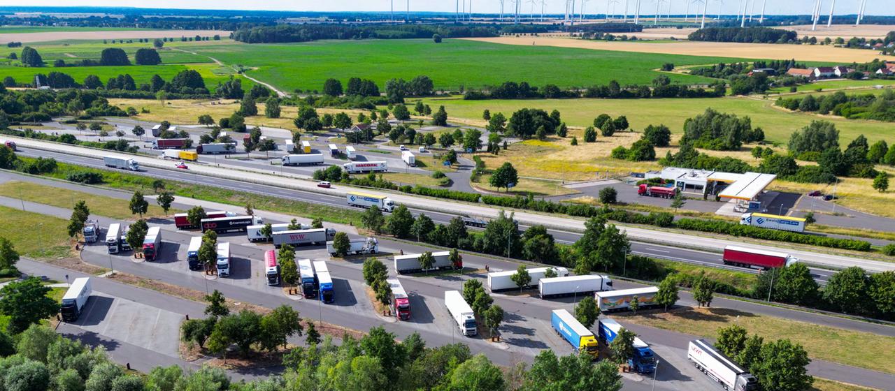 Maßnahmen wegen Niedrigwassers: Auswirkungen und Kritik