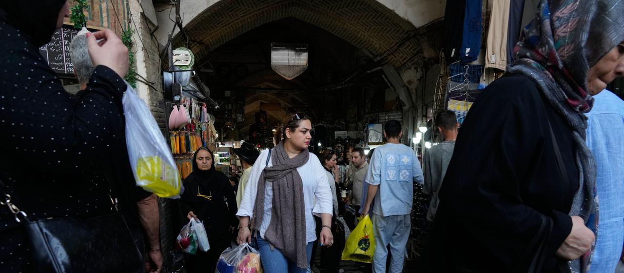 Die Wirtschaftskrise im Iran: Folgen von Sanktionen und Krieg